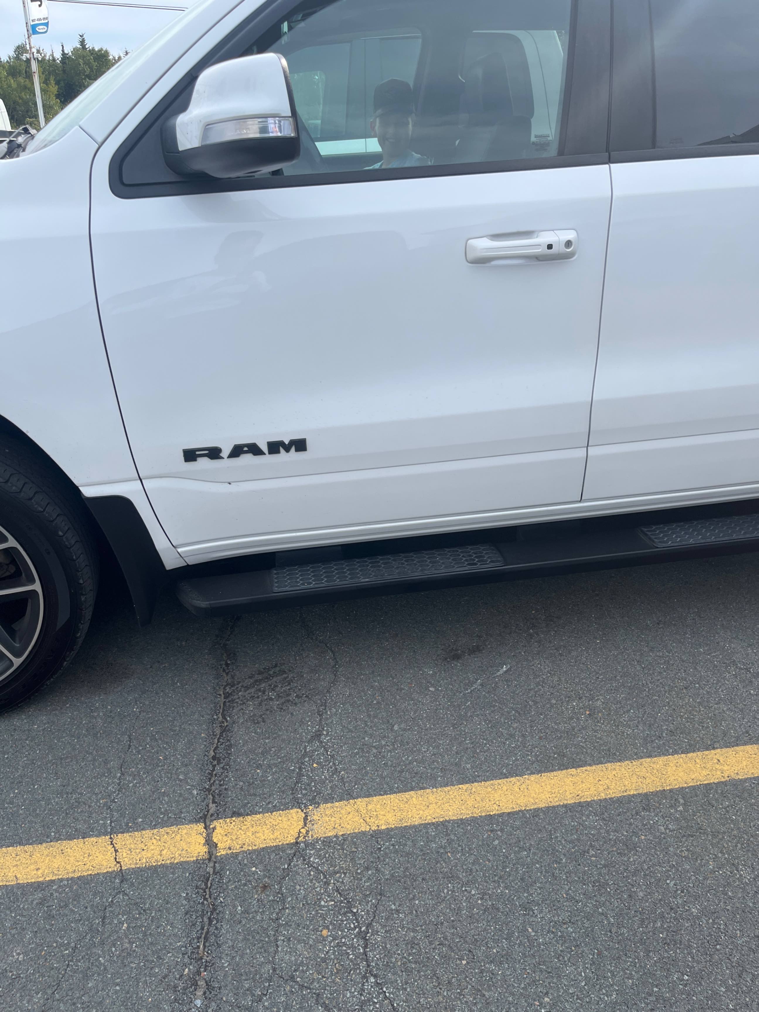 Photo 2 from auction – 2020 RAM 1500 SPORT with VIN 1C6SRFLTXLN204942