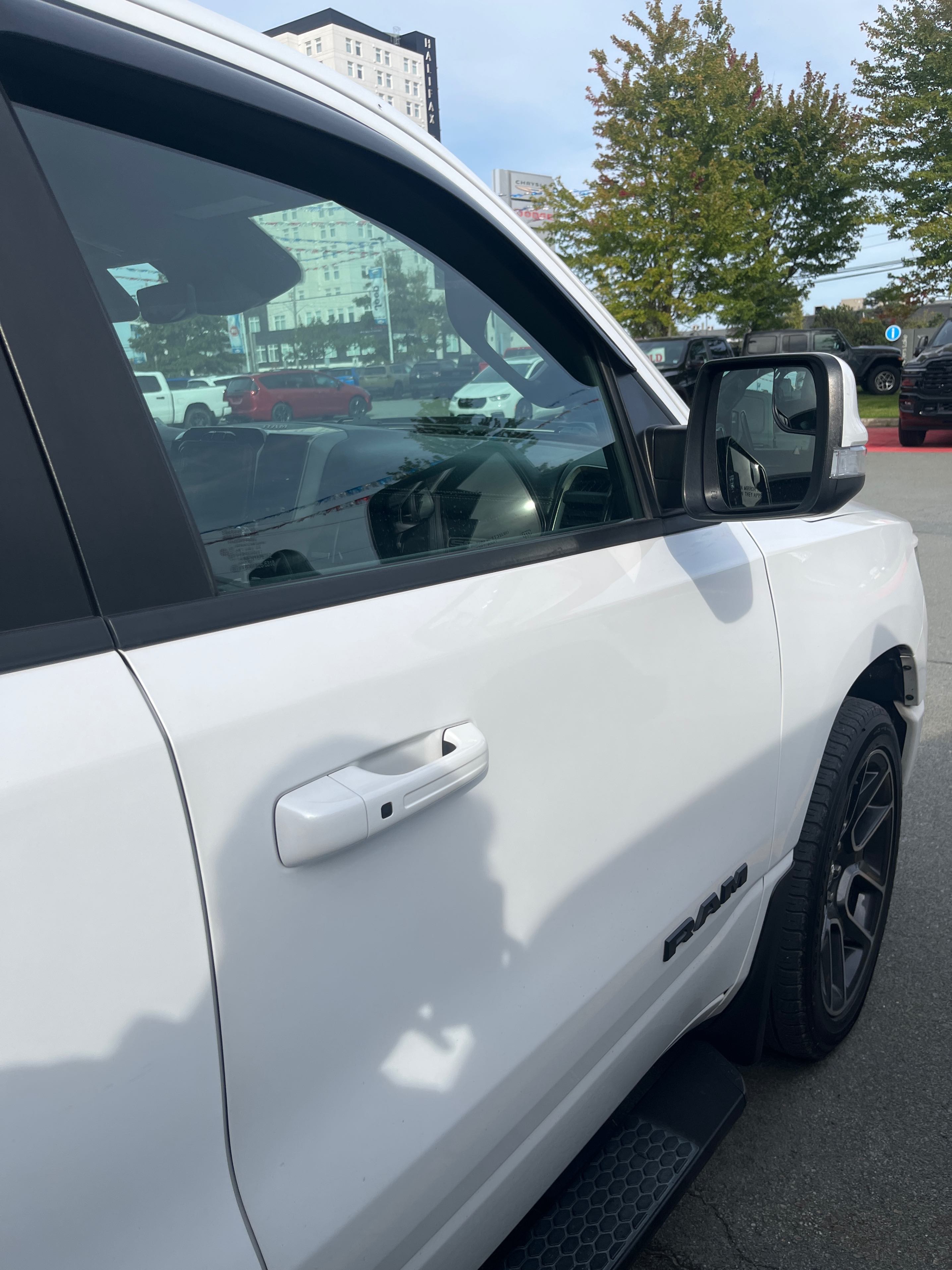 Photo 3 from auction – 2020 RAM 1500 SPORT with VIN 1C6SRFLTXLN204942