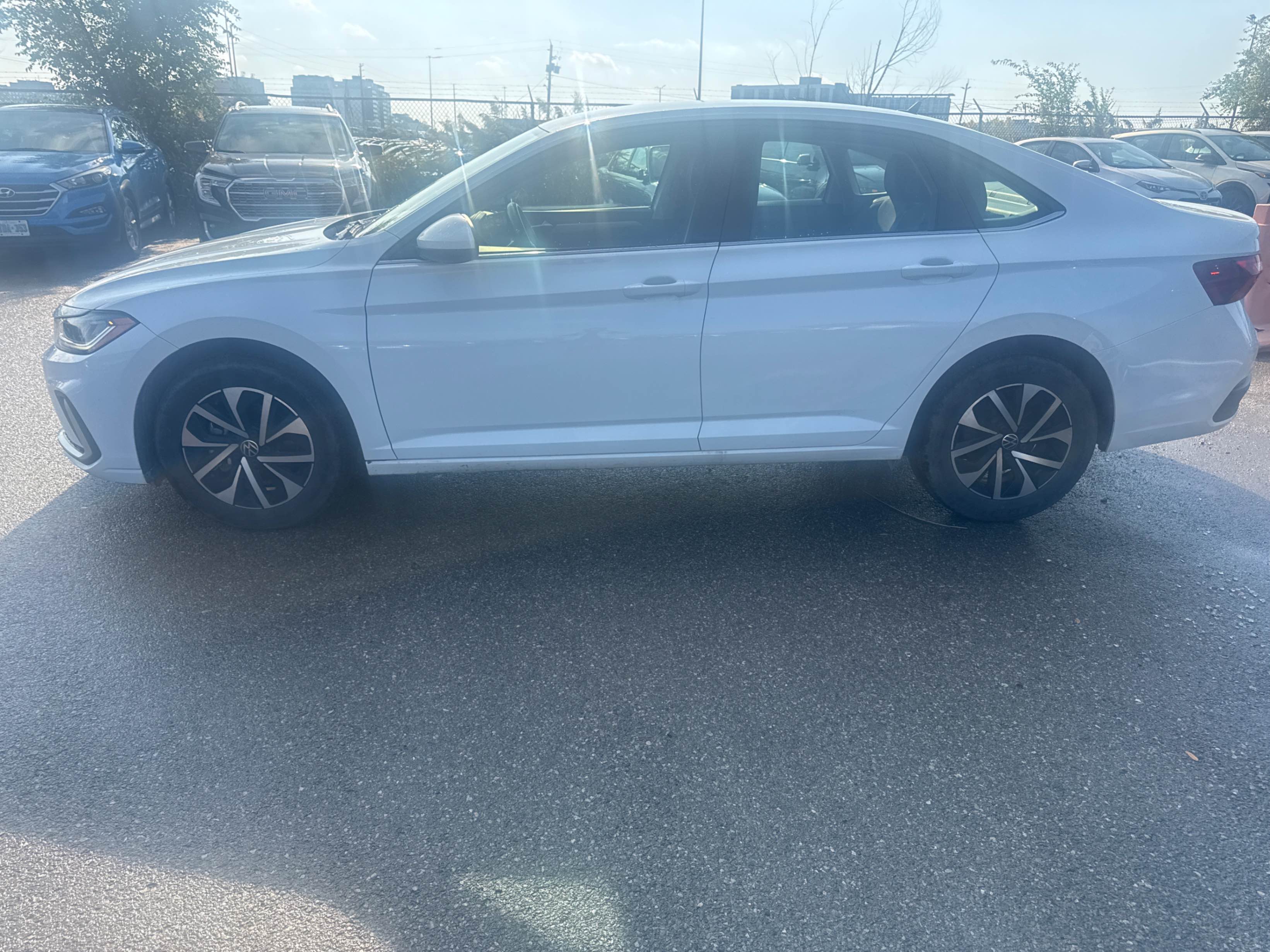 Снимка 2 от търг – 2025 VOLKSWAGEN JETTA TRENDLINE с VIN 3VWCX7BUXSM091082