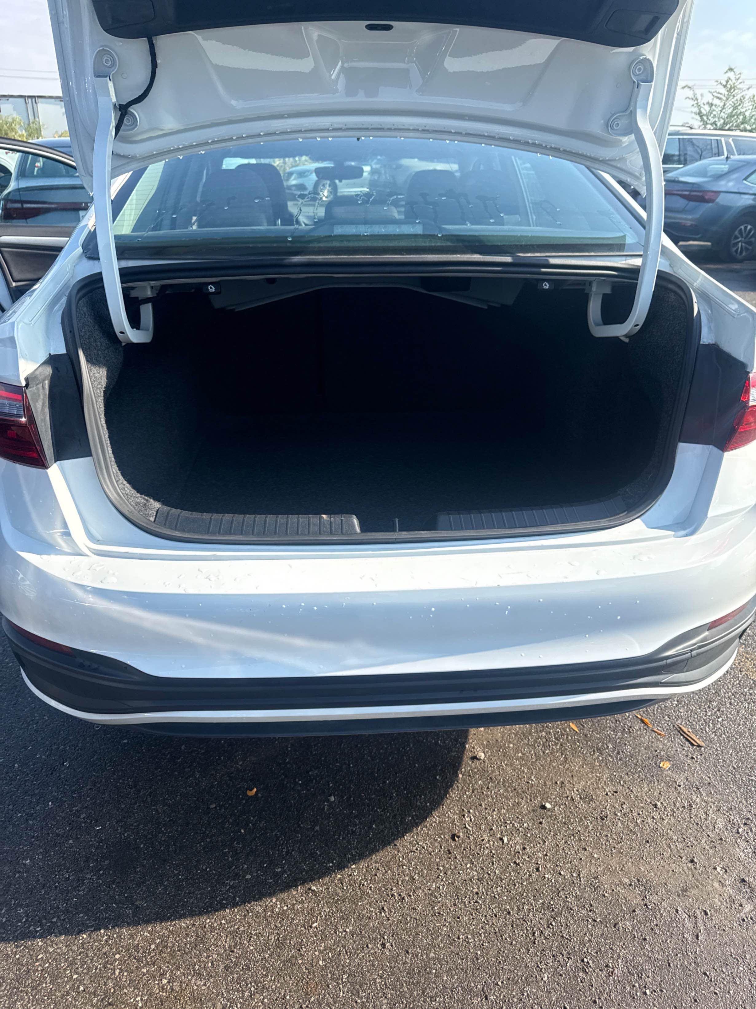 Снимка 10 от търг – 2025 VOLKSWAGEN JETTA TRENDLINE с VIN 3VWCX7BUXSM091082