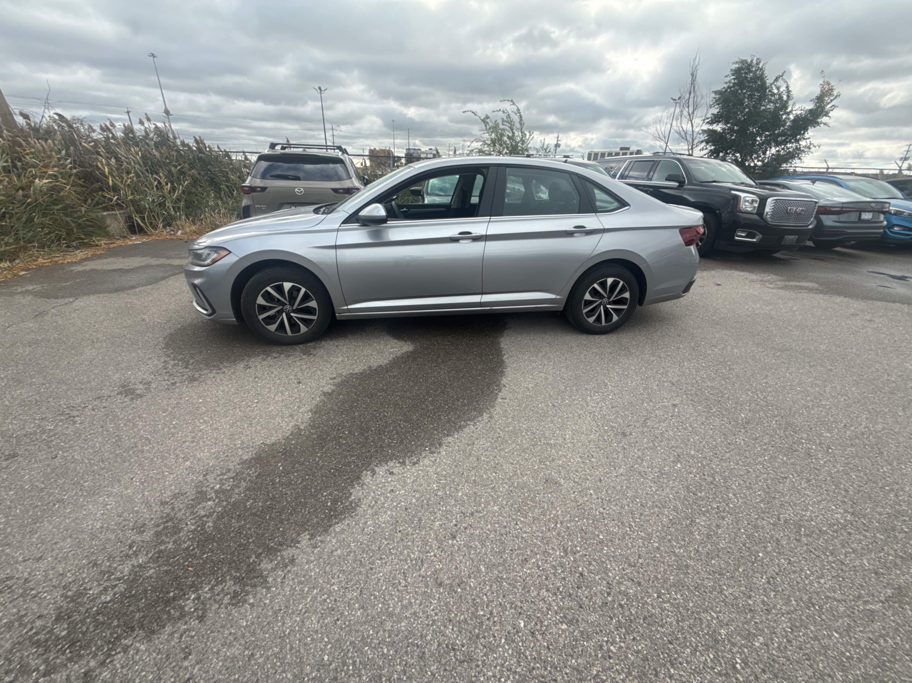 Снимка 2 от търг – 2026 VOLKSWAGEN JETTA TRENDLINE с VIN 3VWCW7BU1TM005565