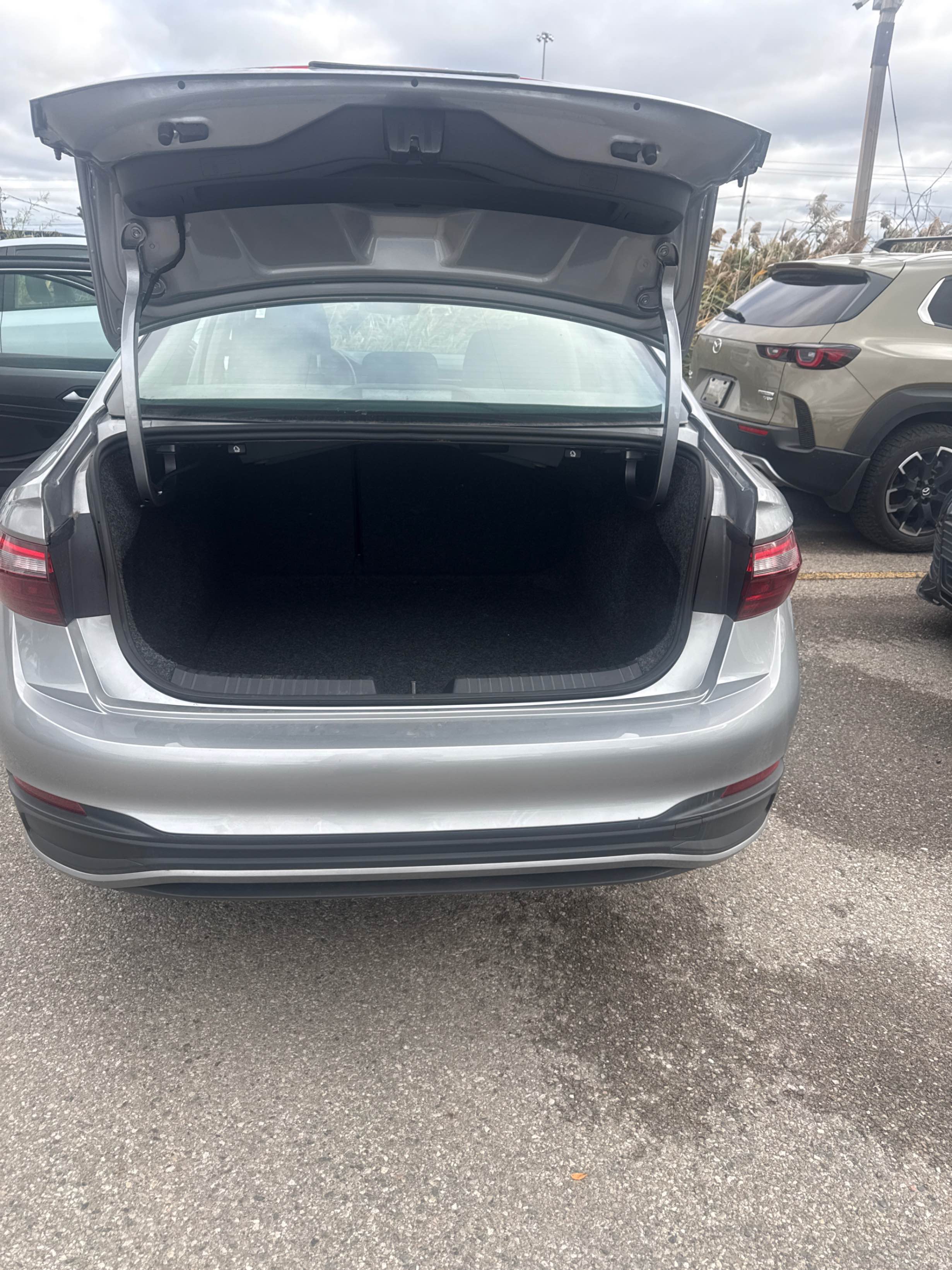 Снимка 13 от търг – 2026 VOLKSWAGEN JETTA TRENDLINE с VIN 3VWCW7BU1TM005565
