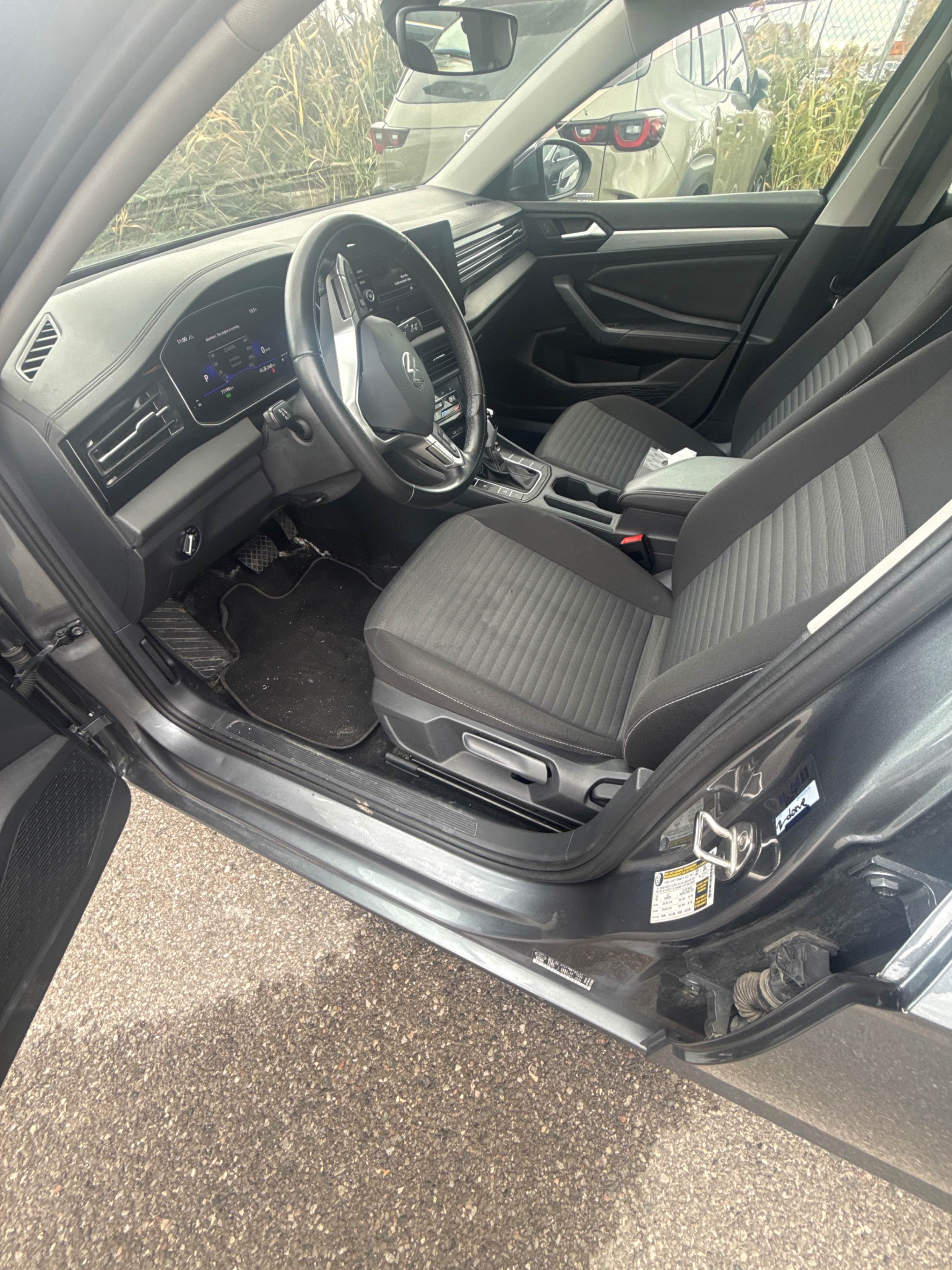 Снимка 5 от търг – 2025 VOLKSWAGEN JETTA TRENDLINE с VIN 3VWCX7BU3SM013324